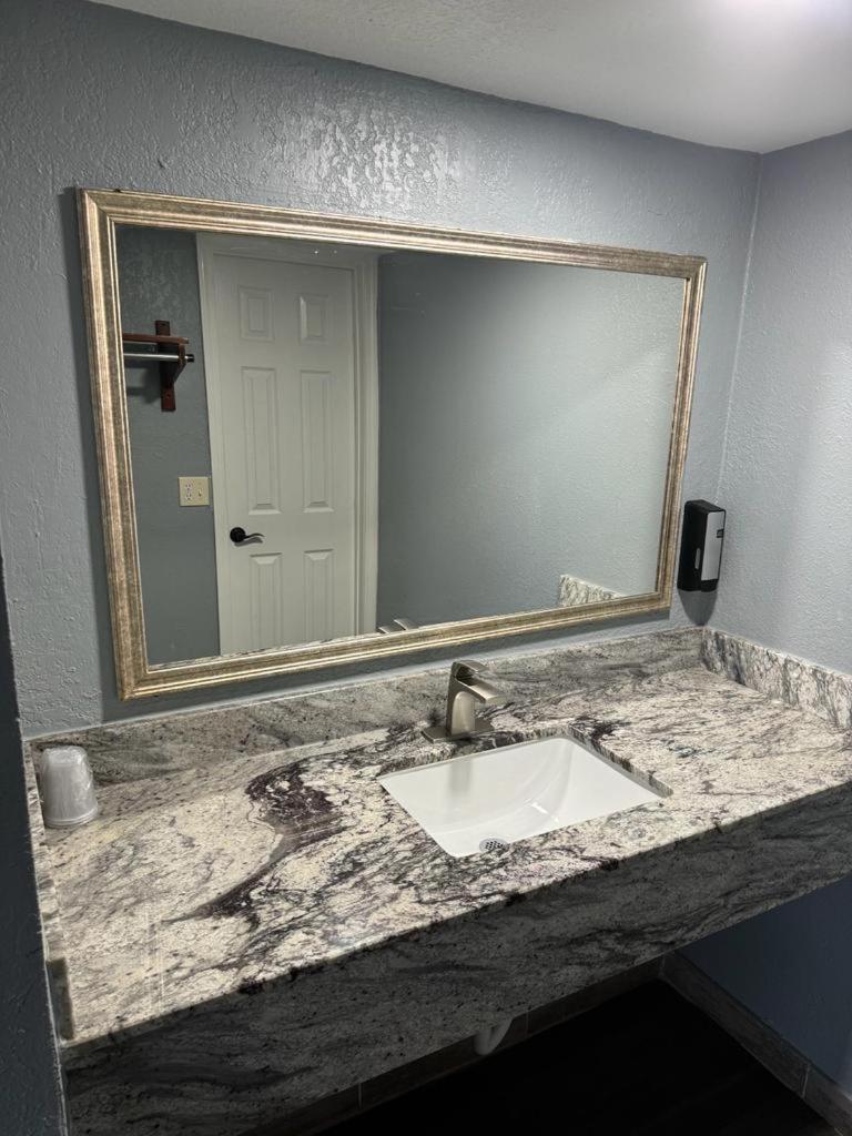 ג'קסונוויל Midtown Lodge מראה חיצוני תמונה