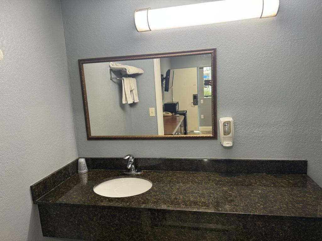 ג'קסונוויל Midtown Lodge מראה חיצוני תמונה